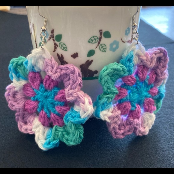 Boho flower festival hippie crochet earrings - Picture 2 of 5